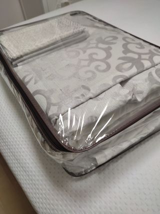 Edredón blanco  y plata 250/270