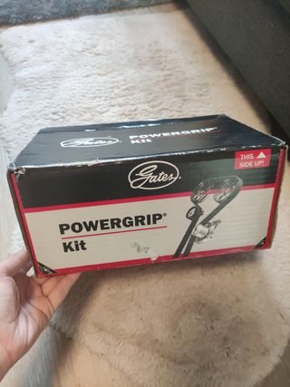 Bomba agua + kit correa distribución KP15489XS-1