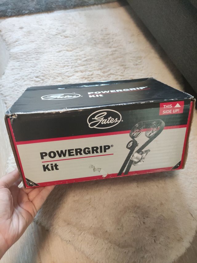 Bomba agua + kit correa distribución KP15489XS-1