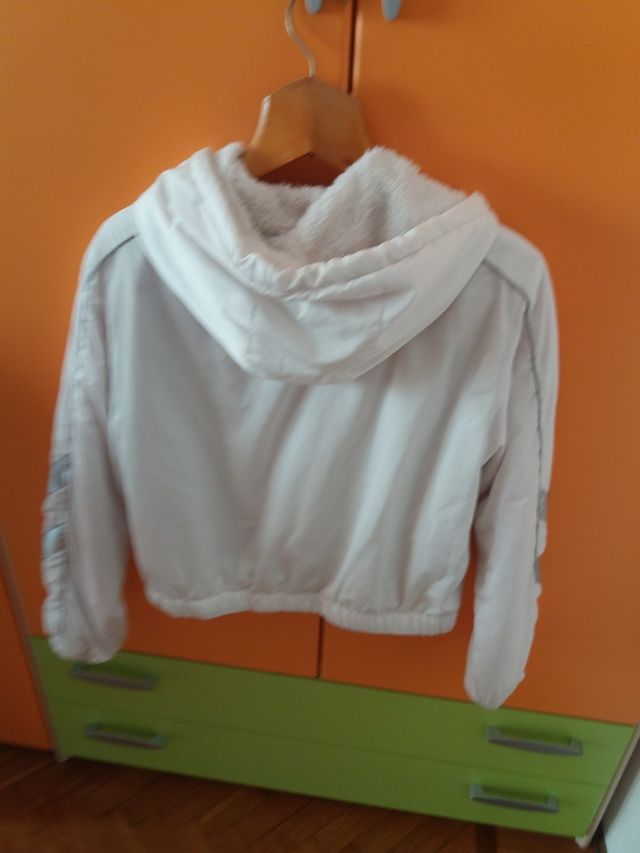 Giubbotto con cappuccio per ragazza