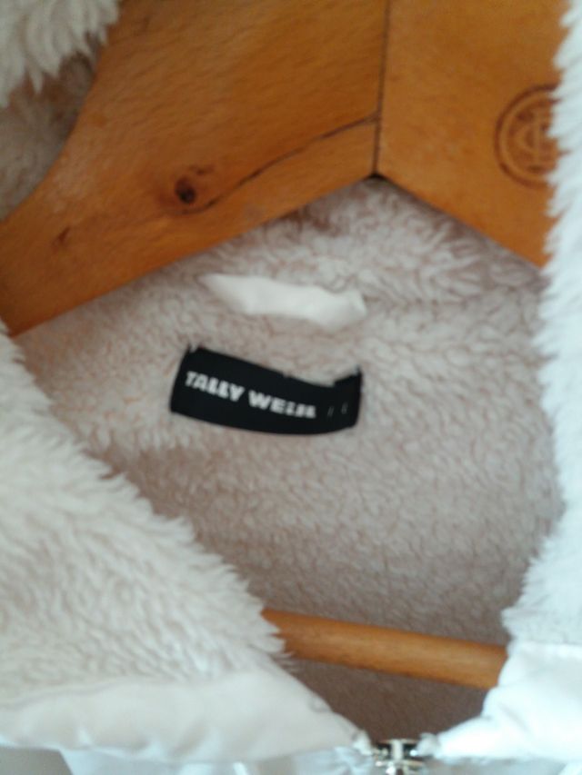 Giubbotto con cappuccio per ragazza