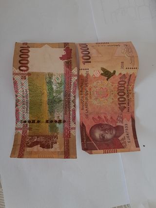2 BILLETES DE REPUBLICA DE GUINEE