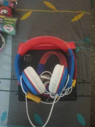 Vendo cascos con micro.