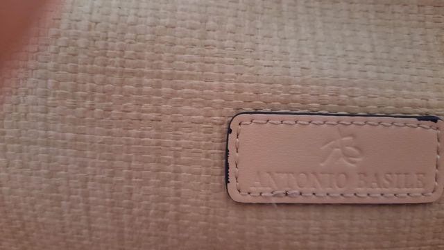 Borsa Mai Usata, in eco-pelle.