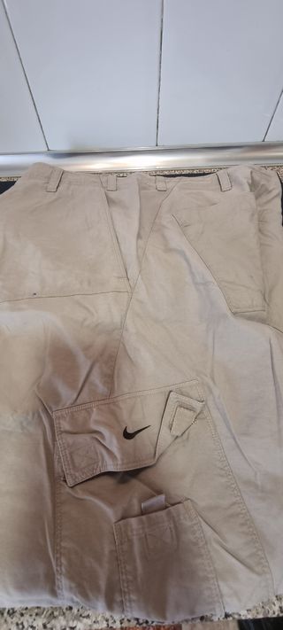 PANTALON CORTO O BERMUDAS