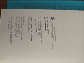 El coronel no tiene que le escriba.