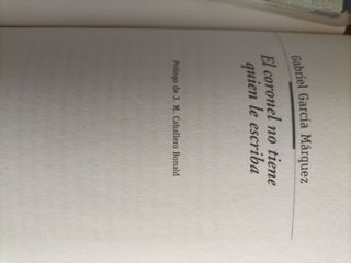 El coronel no tiene que le escriba.