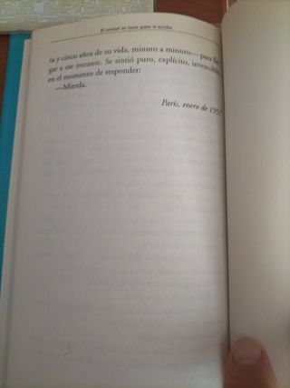 El coronel no tiene que le escriba.