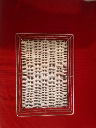 Bandeja pequeña metal y mimbre 27×19