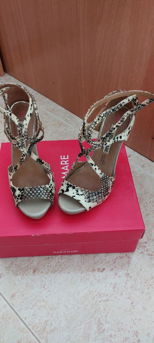 Zapatos tacón alto serpiente 37