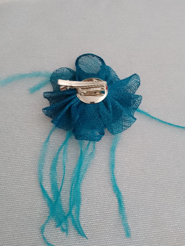 Copricapo a fiore per capelli o spilla