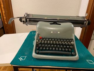 maquina de escribir Hispano Olivetti Lexicon 80