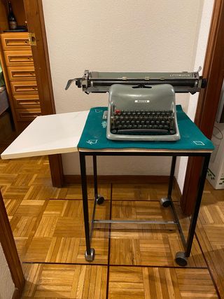 maquina de escribir Hispano Olivetti Lexicon 80