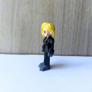 Figura Lowpoly Elena Final fantasy 7
