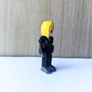 Figura Lowpoly Elena Final fantasy 7