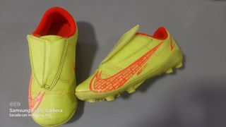Botas fútbol niño t 28