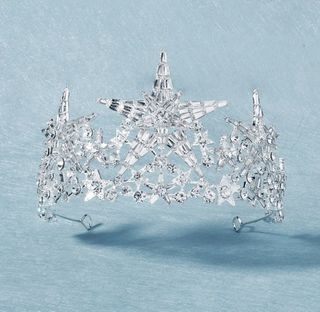 TIARA NOVIA