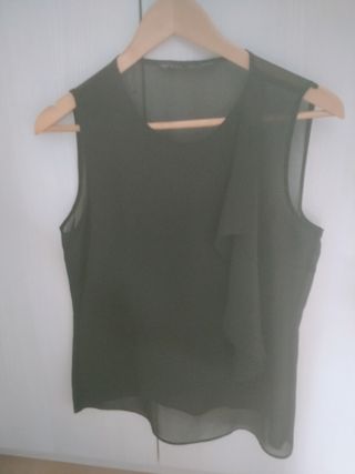 Blusa negra  de tirantes transparente 