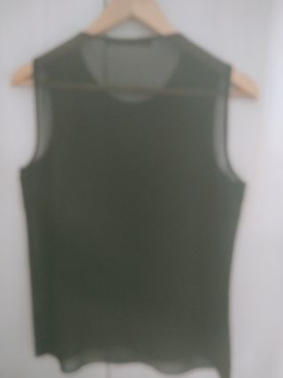 Blusa negra  de tirantes transparente 