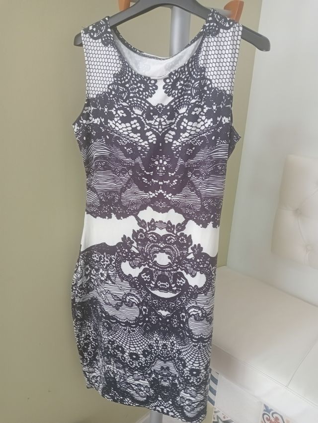 Vestido licra estampado encaje