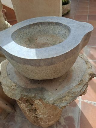 Dos morteros de piedra