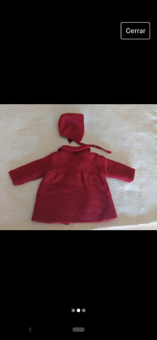 Abrigo bebé niña con capota.