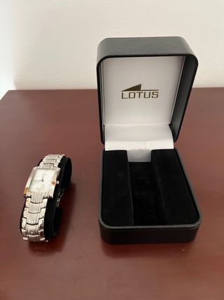 Reloj Lotus