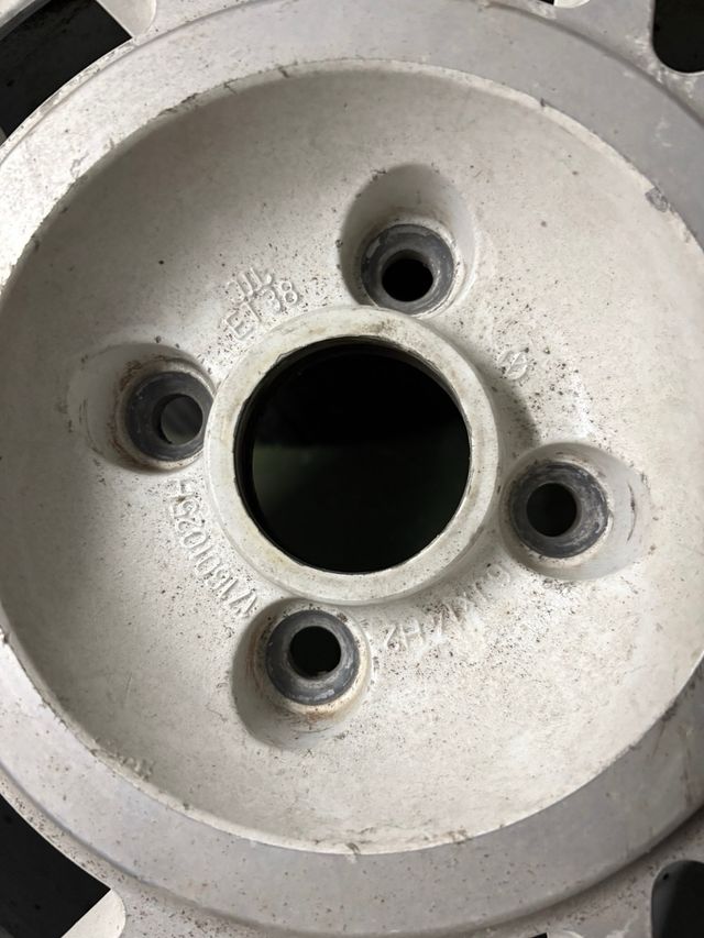 2 llantas 14" golf mki cabrio snowflakes