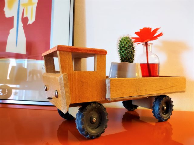 Camion in legno(camion jouet,camión de juguete)