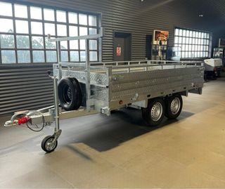 remolque dos ejes+Ruedas por abajo