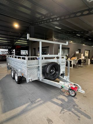 remolque dos ejes+Ruedas por abajo