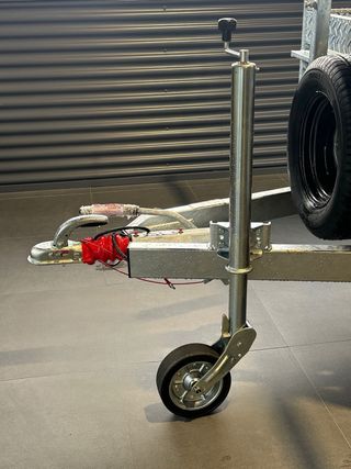 remolque dos ejes+Ruedas por abajo