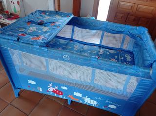 Cuna de viaje con 2 alturas y cambiador
