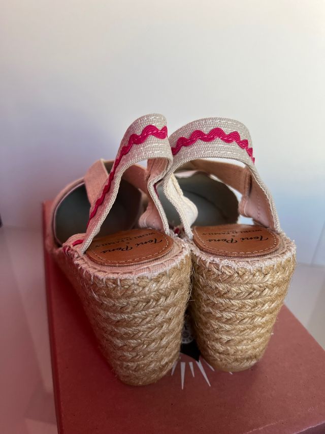 Cuñas de World Family Ibiza