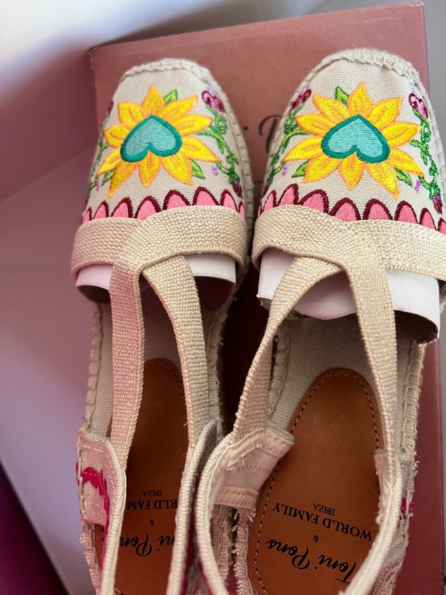 Cuñas de World Family Ibiza