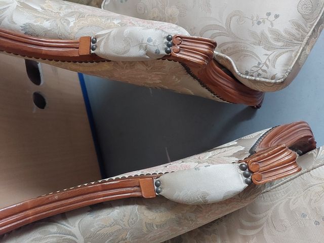 Sofá y dos butacas en perfecto estado