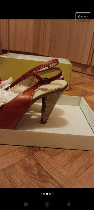 Zapatos tacón rojos