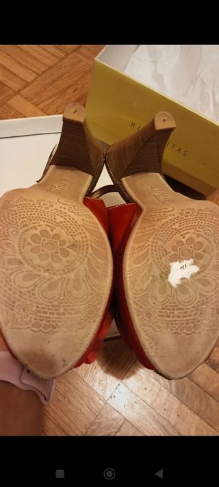 Zapatos tacón rojos