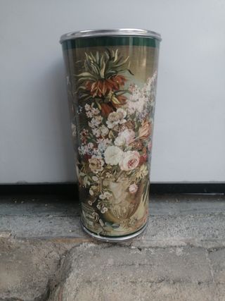 Paragüero, macetero y pareja de lámparas