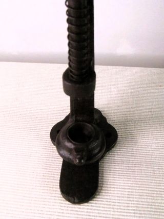 ANTIGUA MÁQUINA PARA QUITAR HUESOS ACEITUNAS