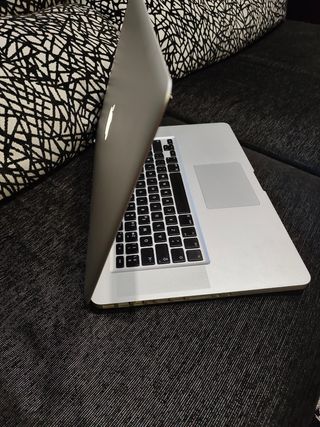 Ordenador portátil MACBOOK PRO