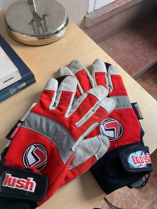 GUANTES LUSH CON PROTECCION
