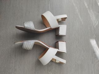 Sandalias piel blancas 39