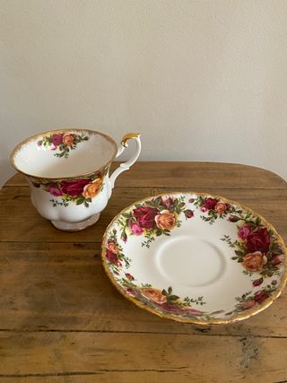 TAZA PORCELANA INGLESA ROYAL ALBERT