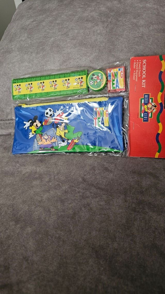 Material escolar Mickey