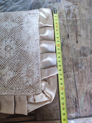 Porta fazzoletti antico in seta ricamato ad ago