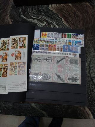 Sellos varios años no están completos