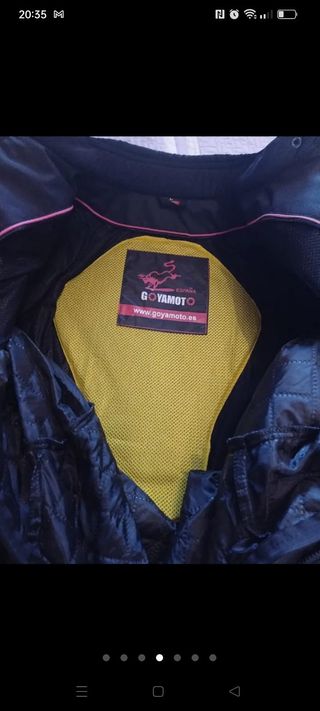 Cazadora de moto chica