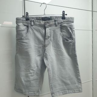 Bermuda gris talla 16