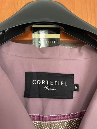 Gabardina morada Cortefiel